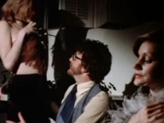 他在和朋友打賭中輸了老婆